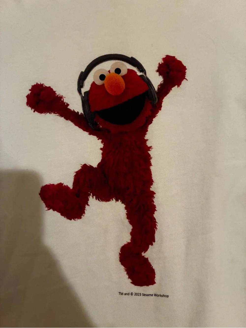 Sesame Street White Tee with Red Elmo Graphic Men’s S/Women’s M